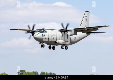 Alenia C-27J Spartan-Militärtransportflugzeug im Endanflug bei RAF Fairford Stockfoto