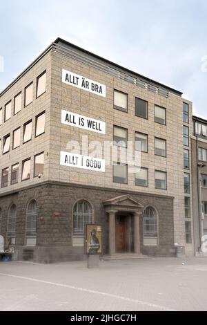 Reykjavik, Island - 4. Juli 2022 eine Kunstinstallation auf dem Reykjavik District Court (Heradsdomur Reykjaness) in der Innenstadt von Reykjavik. Stockfoto