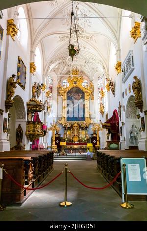 Prag, Tschechische Republik, im Inneren der historischen maltesischen katholischen Kirche in der Altstadt, Innenarchitektur Stockfoto