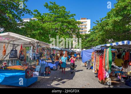 Feira Hippie de Ipanema (Hippie-Messe oder Hippie-Markt), Praça General Osório, Ipanema, Rio de Janeiro, Brasilien Stockfoto