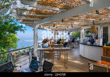 Blick von einem Restaurant an der Bergstation der Zuckerhut-Seilbahn, Zuckerhut, Rio de Janeiro, Brasilien