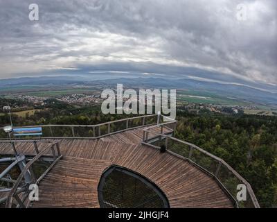 Blick auf den Aussichtsturm in Bojnice, Slowakei Stockfoto