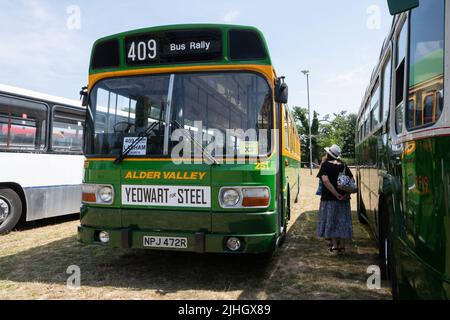 Green Alder Valley Bus, ein Leyland National Eindeckerbus bei einer Veranstaltung in Hampshire, England, Großbritannien Stockfoto