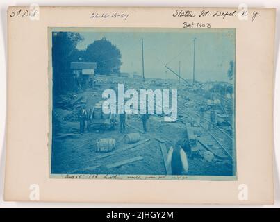 NY - Staten Island. Staten Island Depot, New York. Blick von der Fußgängerbrücke nach Norden. Stockfoto