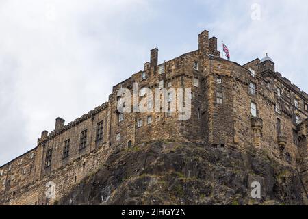 Edinburgh, Schottland, Vereinigtes Königreich - 11. August 2018: Edinburgh Castle, historisches Schloss in Edinburgh steht auf Castle Rock, Schottland. Stockfoto