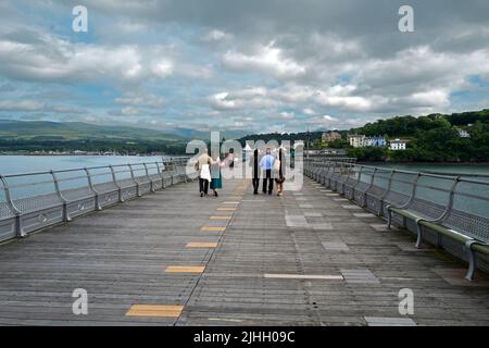 Garth Pier in Bangor, Nordwales, wurde 1896 eröffnet. Es ist jetzt ein Grade-II-gelistetes Gebäude und der zweitlängste Pier in Wales. Stockfoto