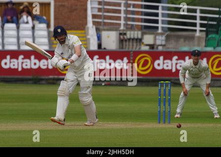 Chester le Street, England, 14. Juli 2022. Michael Jones im Seat Unique Riverside bei einem Spiel der LV County Championship gegen Derbyshire gegen Durham. Quelle: Colin Edwards Stockfoto