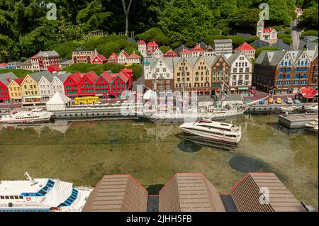 Billund, Dänemark - Juni 25 2011: LEGO Modell von Bryggen in Bergen im Legoland Billund. Stockfoto