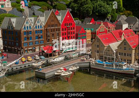 Billund, Dänemark - Juni 25 2011: LEGO Modell von Bryggen in Bergen im Legoland Billund. Stockfoto