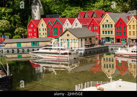 Billund, Dänemark - Juni 25 2011: LEGO Modell von Bryggen in Bergen im Legoland Billund. Stockfoto