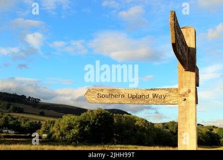 Wegweiser, Wegweiser zum Southern Upland Way, Melrose, Schottland, Scottish Borders, Schottland, UK Stockfoto