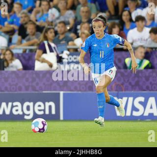 18.. Juli 2022, Manchester City Academy, Manchester, England: Frauen Internationaler Fußball, Italien gegen Belgien: Barbara Bonansea aus Italien am Ball Stockfoto