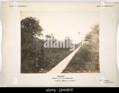 MI - Fort Gratiot. Fort Gratiot, Michigan. Turm, vom SW-Eingang. South 45 West, 265 Fuß zum Brunnen. Stockfoto