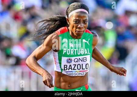 EUGENE, USA - 18. JULI: Lorene Dorcas Bazolo aus Portugal tritt bei den Leichtathletik-Weltmeisterschaften am 18. Juli 2022 in Eugene, Oregon, USA auf 200 Meter Frauen an (Foto: Andy Astfalck/BSR Agency) Atletiekunie Stockfoto