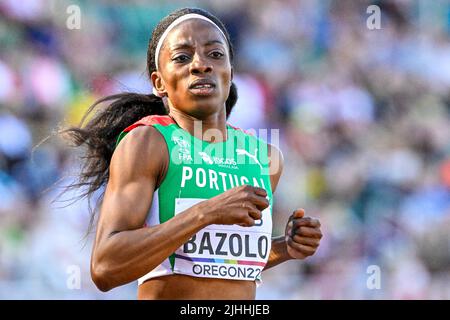 EUGENE, USA - 18. JULI: Lorene Dorcas Bazolo aus Portugal tritt bei den Leichtathletik-Weltmeisterschaften am 18. Juli 2022 in Eugene, Oregon, USA auf 200 Meter Frauen an (Foto: Andy Astfalck/BSR Agency) Atletiekunie Stockfoto