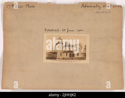 WA - Admiralty Head. Admiralty Head Light Station, Washington. Gegründet Am 25. Juni 1903. Admiralty Head Lighthouse, Eingang zum Admiralty Inlet, Washington, USA. LIGH: Weiß, fest, sichtbar 17 Meilen. Stockfoto