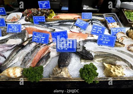 London, England, Großbritannien. Borough Market, Southwark. Fischstand Stockfoto