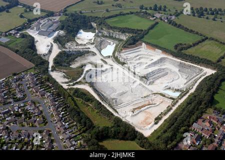 Luftaufnahme des Steinbruchs von Imerys Minerals in Beverley, East Yorkshire Stockfoto