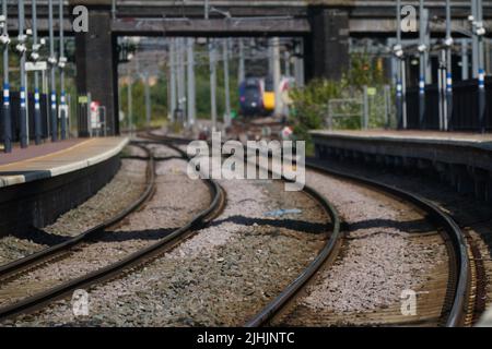 Hitzestau am Bahnhof Alexandra Palace in London. Die Briten werden am heißesten britischen Tag der Rekorde schmelzen, da die Temperaturen voraussichtlich auf 40C steigen werden. Bilddatum: Dienstag, 19. Juli 2022. Stockfoto