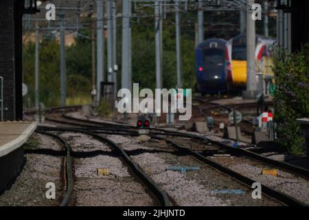 Hitzestau am Bahnhof Alexandra Palace in London. Die Briten werden am heißesten britischen Tag der Rekorde schmelzen, da die Temperaturen voraussichtlich auf 40C steigen werden. Bilddatum: Dienstag, 19. Juli 2022. Stockfoto