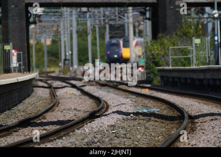 Hitzestau am Bahnhof Alexandra Palace in London. Die Briten werden am heißesten britischen Tag der Rekorde schmelzen, da die Temperaturen voraussichtlich auf 40C steigen werden. Bilddatum: Dienstag, 19. Juli 2022. Stockfoto