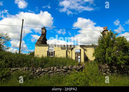 Verderbtes Haus an der Crooked Road, in der Nähe von Beattock, Dumfries & Galloway, Schottland, Großbritannien Stockfoto