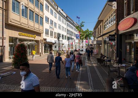 Einkaufstraße in Kiel im Sommer Stockfoto