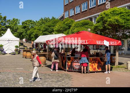 Einkaufstraße in Kiel im Sommer Stockfoto