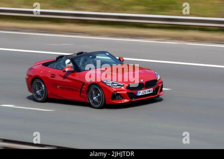 2020 Z4 SDRIVE201 M SPORT 1998cc Benziner Cabrio; unterwegs auf der M6 Motorway, Manchester, Großbritannien Stockfoto