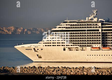 Marseille, Frankreich. 17.. Juli 2022. Das Schiff der MSC Splendida Fantasia-Klasse erreicht den französischen Mittelmeerhafen Marseille. Kredit: SOPA Images Limited/Alamy Live Nachrichten Stockfoto