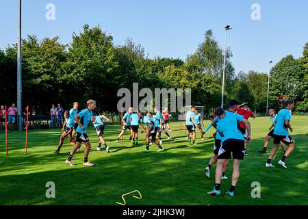 Lutte, Niederlande. 19/07/2022, de Lutte - Gruppe, Gesamtansicht während des Feyenoords beim SV de Lutte am 19. Juli 2022 in de Lutte, Niederlande. (Box zu Box Pictures/Tom Bode) Stockfoto