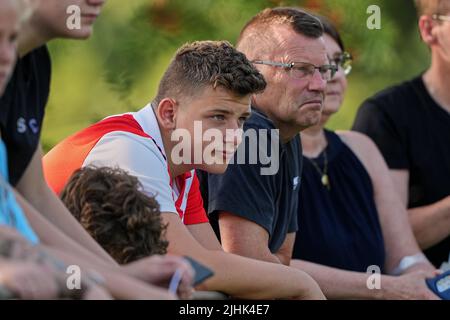 Lutte, Niederlande. 19/07/2022, de Lutte - Fans, Fans während des Feyenoords beim SV de Lutte am 19. Juli 2022 in de Lutte, Niederlande. (Box zu Box Pictures/Tom Bode) Stockfoto