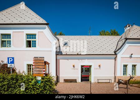 Bahnhof von Ritten Bahnhof. Collalbo, Klobenstein auf Deutsch, ist ein Bruchteil und Sitz des Rathauses der verstreuten italienischen Gemeinde R Stockfoto