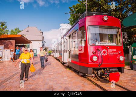 Bahnhof von Ritten Bahnhof. Soprabolzano, kleines und malerisches Dorf. Soprabolzano, Oberbozen, ist eine kleine Stadt in der Provinz Bo Stockfoto