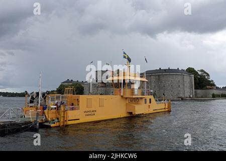 Kabinenfähre für Passagiere zum Schloss Vaxholm Stockfoto