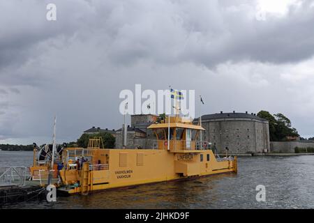 Kabinenfähre für Passagiere zum Schloss Vaxholm Stockfoto