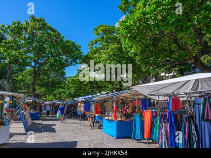 Feira Hippie de Ipanema (Hippie-Messe oder Hippie-Markt), Praça General Osório, Ipanema, Rio de Janeiro, Brasilien Stockfoto