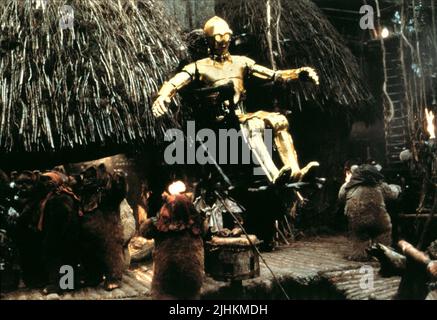 ANTHONY DANIELS, EWOKS, Star Wars: Episode VI - Die Rückkehr der Jedi-Ritter, 1983 Stockfoto