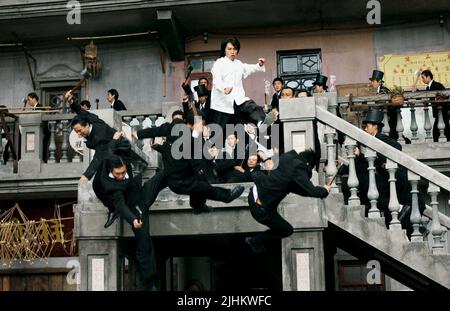 STEPHEN CHOW KAMPFSZENE, KUNG FU HUSTLE, 2004 Stockfoto