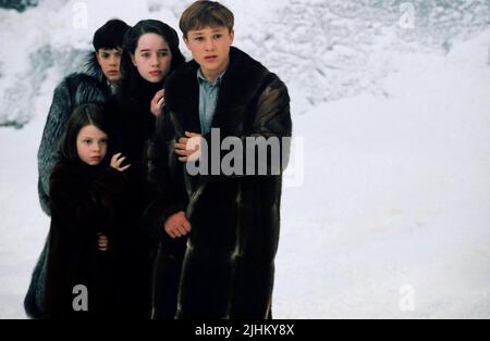 SKANDAR Keynes und Georgie Henley, William Moseley, Anna Popplewell, Die Chroniken von Narnia: Der König von Narnia, 2005 Stockfoto