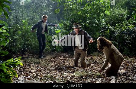 SHIA LABEOUF, Harrison Ford, Karen Allen, INDIANA JONES UND DAS KÖNIGREICH DES KRISTALLSCHÄDELS, 2008 Stockfoto