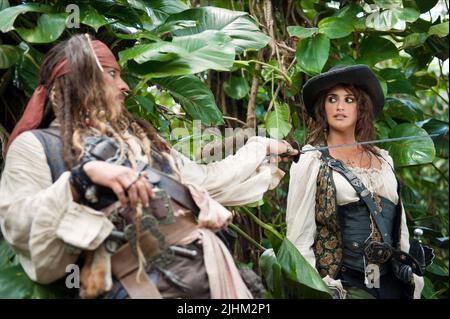 JOHNNY DEPP, PENELOPE CRUZ, PIRATEN DER KARIBISCHEN MEERE: On Stranger Tides, 2011 Stockfoto