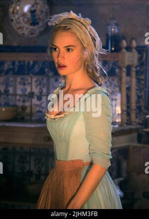 LILY JAMES, Aschenputtel, 2015 Stockfoto