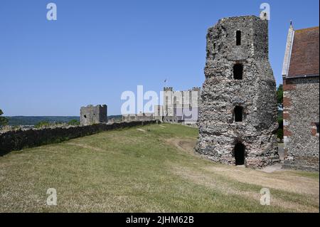 Der römische Leuchtturm in Dover ist ein ruinierter römischer Turm aus dem ersten Jahrhundert n. Chr. Stockfoto