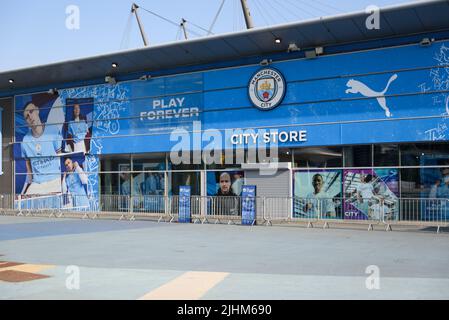 Manchester, Großbritannien. 18.. Juli 2022. Manchester, Großbritannien, Juli 18. 2022: City Store im Etihad Stadium von Manchester City, Manchester, England (Sven Beyrich/SPP) Quelle: SPP Sport Pressefoto. /Alamy Live News Stockfoto