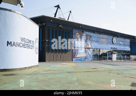 Manchester, Großbritannien. 18.. Juli 2022. Manchester, Großbritannien, Juli 18. 2022: City Store im Etihad Stadium von Manchester City, Manchester, England (Sven Beyrich/SPP) Quelle: SPP Sport Pressefoto. /Alamy Live News Stockfoto