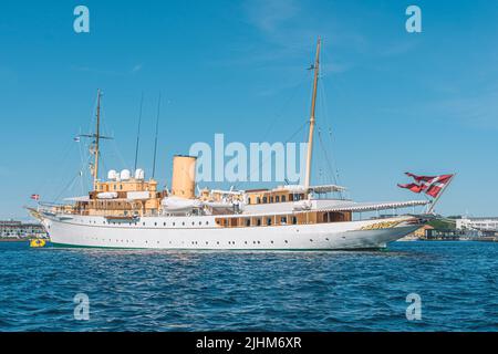 Royal Yacht Dannebrog, altes Schiff der dänischen Königin im Hafen, dient als offizieller und privater Wohnsitz für die Königin und andere Mitglieder Stockfoto