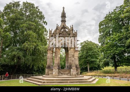 Yorkshire, Juli 12. 2022: Der Cavendish-Gedenkbrunnen in der Bolton Abbey, in der Nähe von Skipton Stockfoto