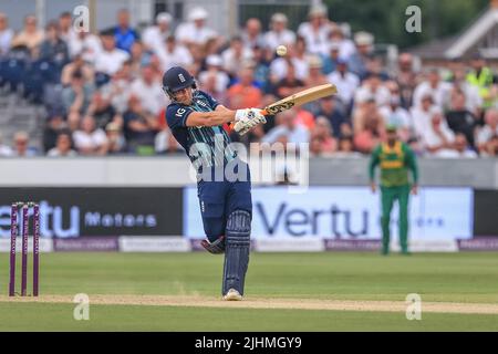 Chester Le Street, Großbritannien. 19.. Juli 2022. Liam Livingstone aus England trifft am 7/19/2022 in Chester-le-Street, Großbritannien, auf vier (4). (Foto von Mark Cosgrove/News Images/Sipa USA) Quelle: SIPA USA/Alamy Live News Stockfoto