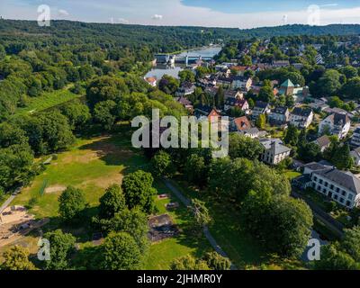 Panoramablick Richtung Norden über Essen-Werden, Brehminsel, im Ruhrgebiet, Baldeneysee, Nordrhein-Westfalen, Deutschland, Stockfoto